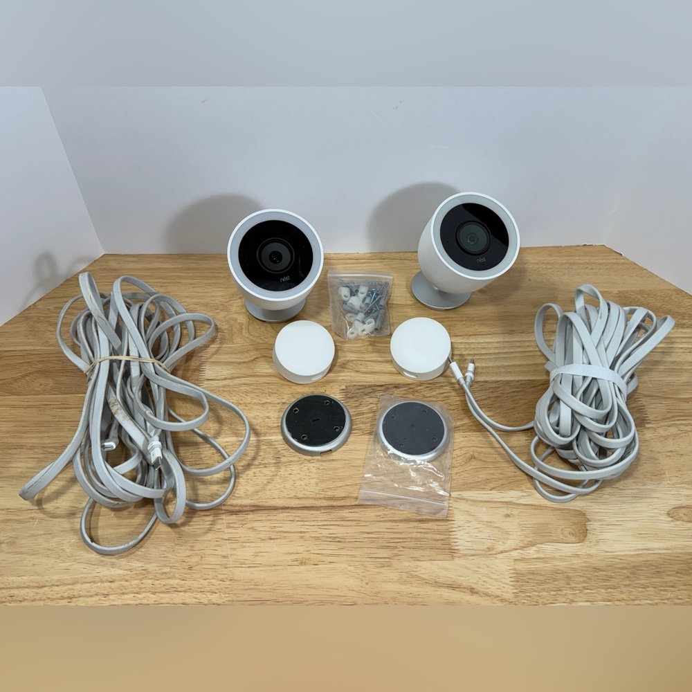 Nest Cam IQ Outdoor NC4200US Security Camera 2 Pack Smart Wi-Fi Google WORKS